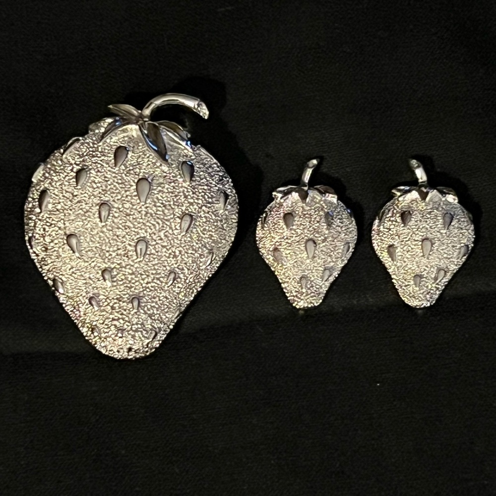 Strawberry Ice Demi Parure